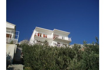 Ģimenes viesu māja Pisak 5